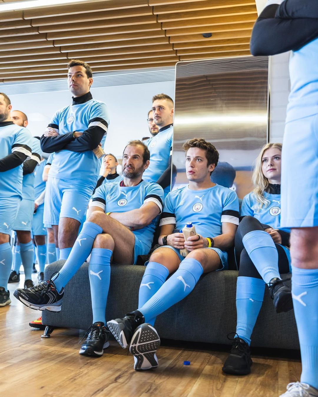 Mirá las fotos de la visita de Fenestraz al City:: Think I’ll stick to the driving   @mancity   @nismo (3).jpg